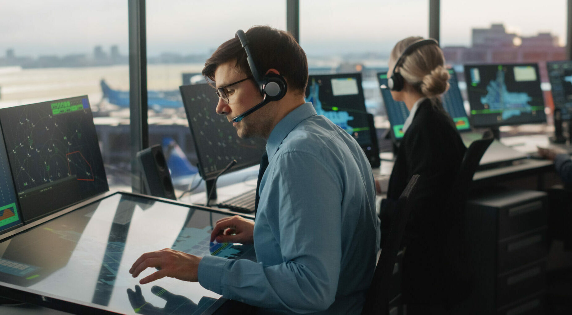 CRYOPDP control team monitoring shipments in real time