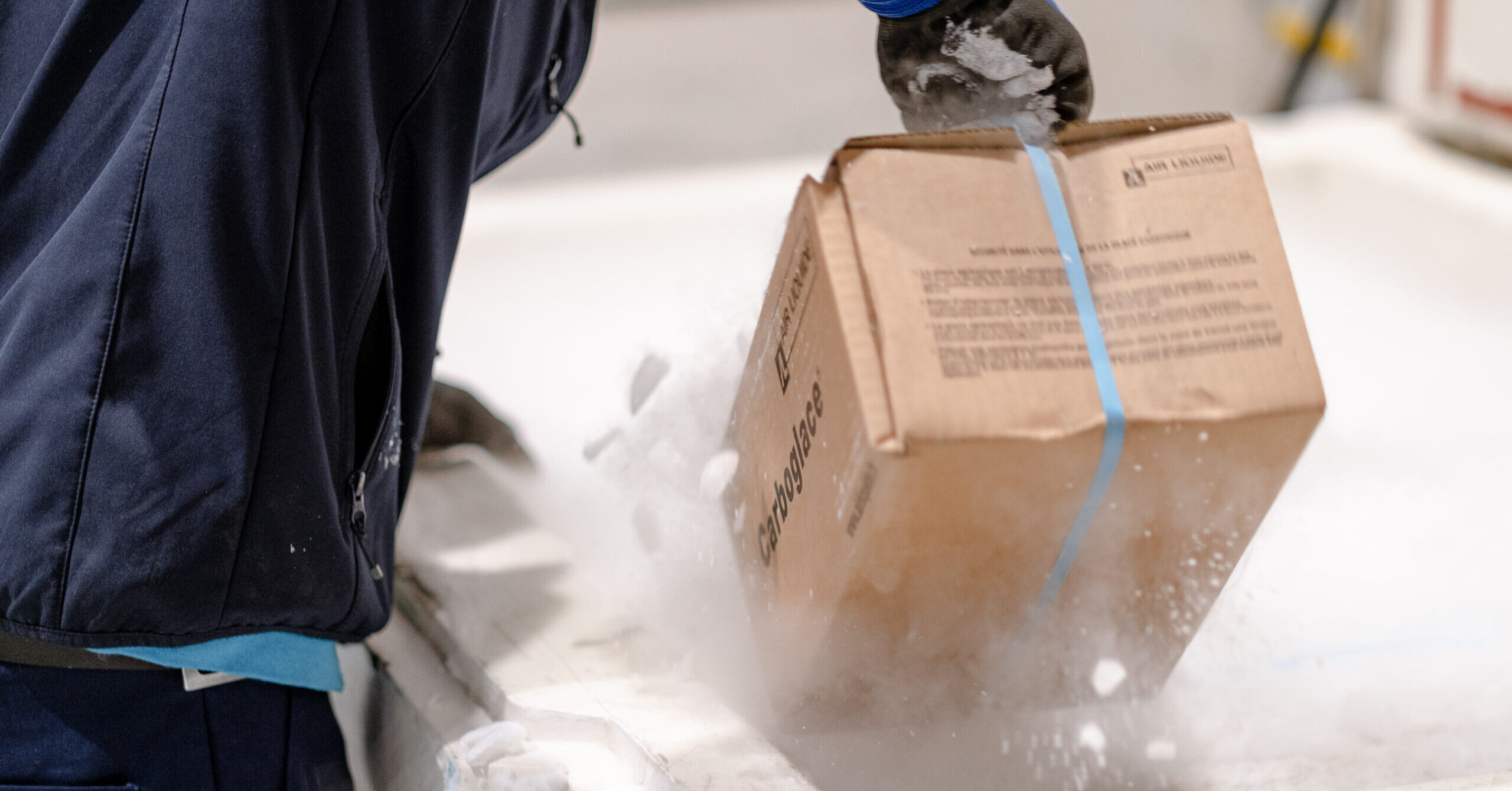 Box handled with dry ice in CRYOPDP’s product supply logistics process.